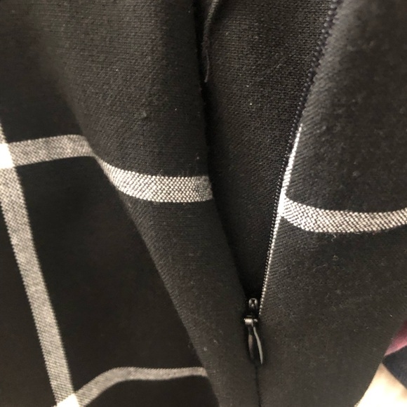 Le Chateau Check Black and White tapered ankle Trousers 26” waist - Picture 10 of 11